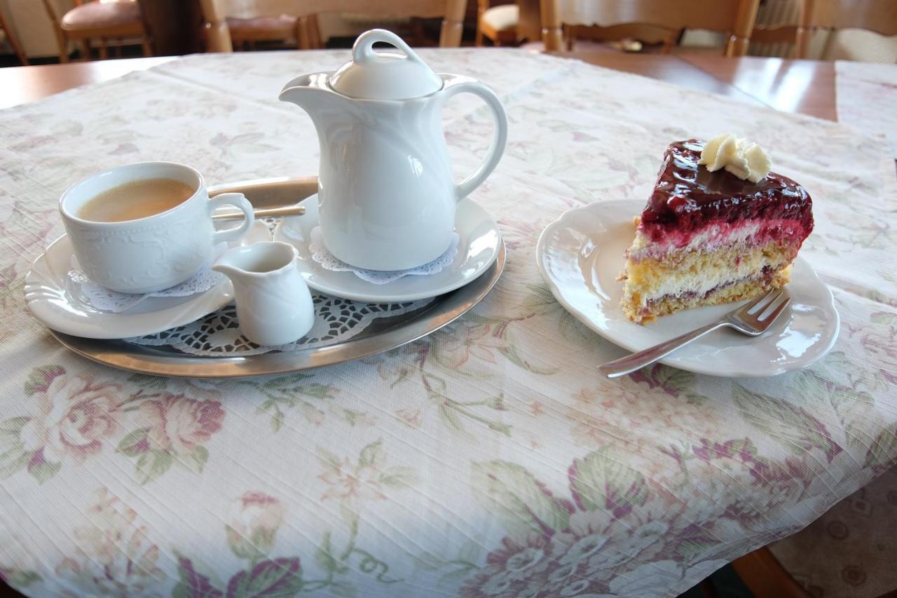 Cafe Pension Sonnenkanzel Штатсбад-Брюккенау Экстерьер фото