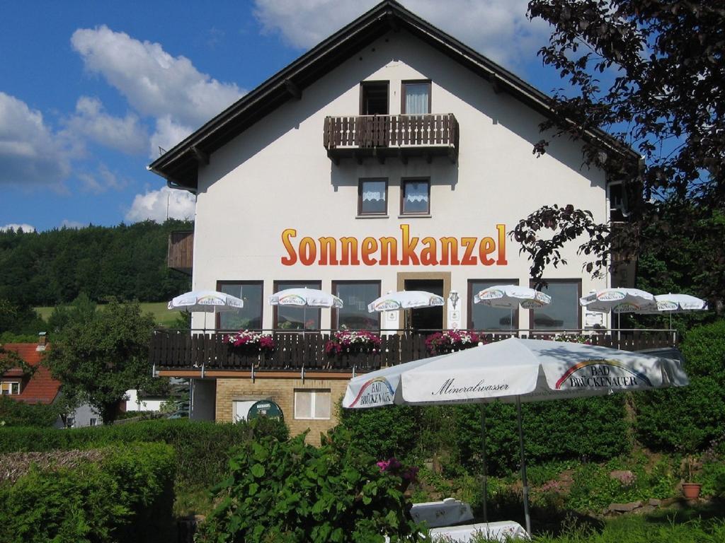 Cafe Pension Sonnenkanzel Штатсбад-Брюккенау Экстерьер фото